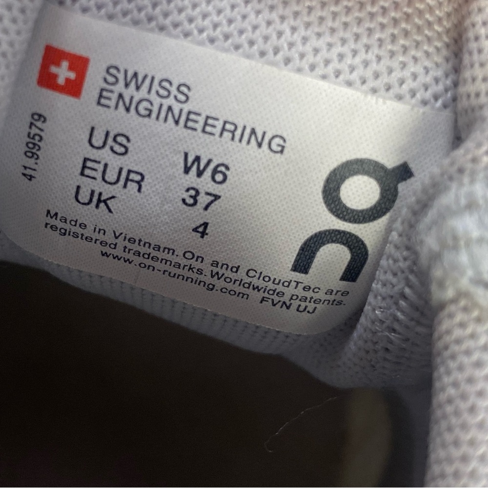 On Running Women's Athletic Shoes in Gray and Cream - Picture 8 of 9